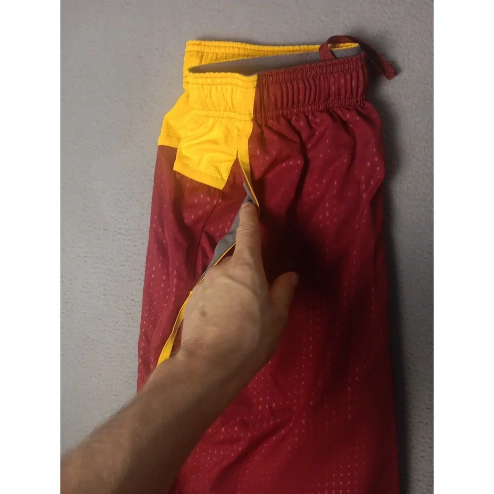 Nike Washington Redskins Shorts Mens M Maroon NFL On Field Training Discontinued